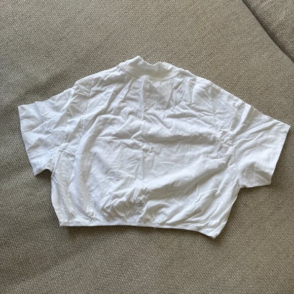 ALO Kick It Mock Neck Crop Tee in White - Size Medium - Picture 4 of 6